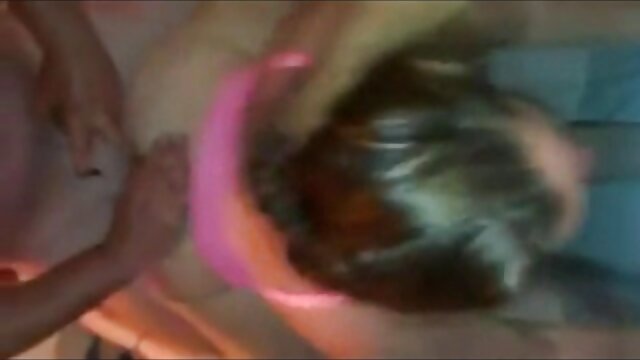 amatir indo bokep xxxx gf menghisap tiga penis dengan wajah.