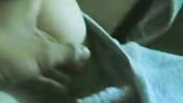 Sebuah rakasa besar mengisi vagina seorang penyihir dengan mp4 indo xxx sperma hijau dan menidurinya.