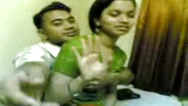 Keindahan masturbasi dengan dildo xxvideo indo dan menghisap penis tebal.
