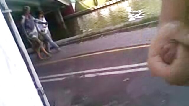 Orang itu fucks pirang besar tepat di jalan jilbab indo porn utama M4.