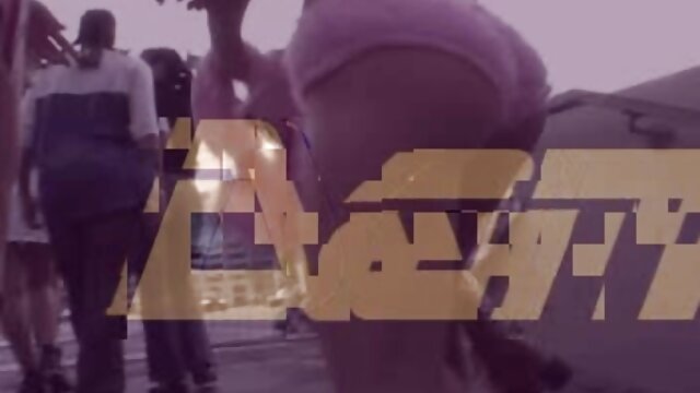 Disebut pelacur di bokep sexx indo sebuah hotel dan kacau