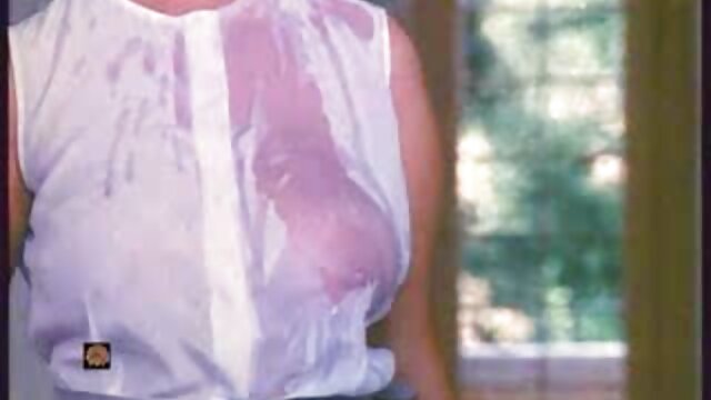 Jennifer bokep indo xxx Aniston memamerkan dada telanjang di pantai